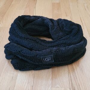 UGG CHUNKY CABLE KNIT INFINITY SCARF PLUSH FLEECE LINING BLACK
